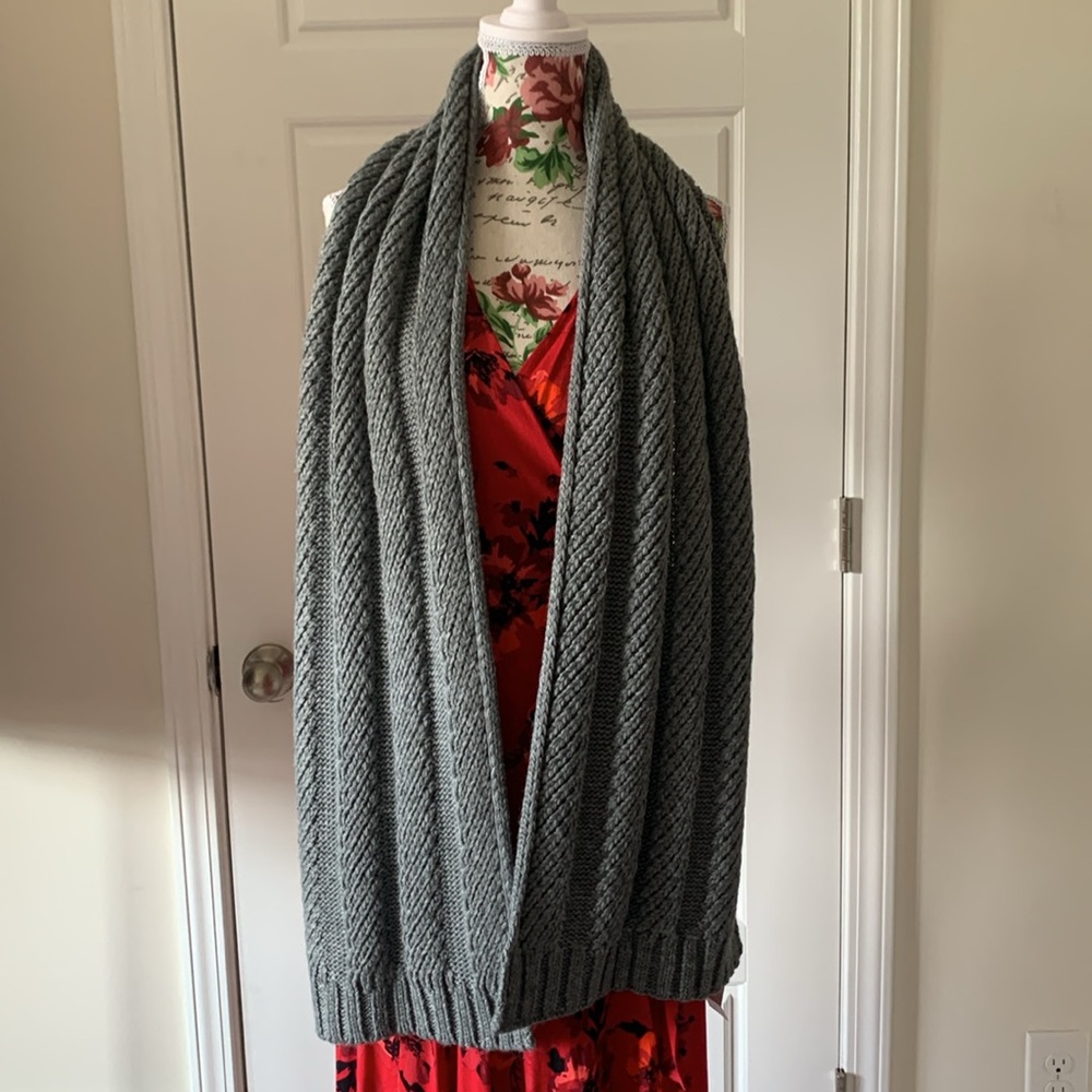 LOFT Charcoal Knit Scarf - Picture 2 of 5
